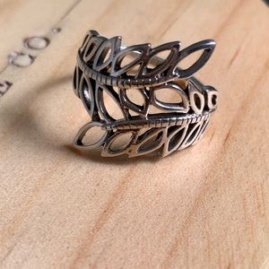 925 Sterling silver two leaf ring